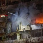 Moska lëshon dronë dhe raketa mbi Kiev, një viktimë dhe shtatë të plagosur nga sulmet ruse, mes tyre edhe një 13-vjeçar