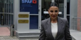 Gjykata e Posaçme pezullon nga detyra zv.kryeministren Balluku, e ndalon të dalë jashtë vendit