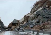 Rrëshqitja masive e shkëmbinjve bllokon aksin Qukës-Qafë Plloçë, vendoset baypass provizor për kalimin e mjeteve