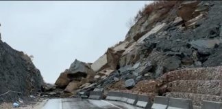 Rrëshqitja masive e shkëmbinjve bllokon aksin Qukës-Qafë Plloçë, vendoset baypass provizor për kalimin e mjeteve