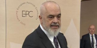 “Vendimi i Kushtetueses cënoi qytetarët”/ Reagimi i parë i kryeministrit: Tani ta lirojë edhe nga paraburgimi