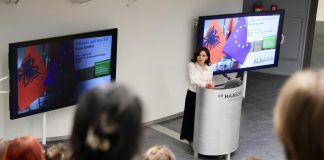 Spiropali me studentët e Hagës: Shqipëria, një prej transformimeve më mbresëlënëse në tokën europiane