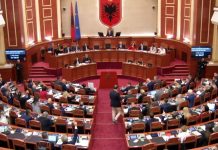 Ristani rikthehet në KQZ/ PS-PD bashkojnë votat, zgjidhen anëtarët e Komisionit Rregullator