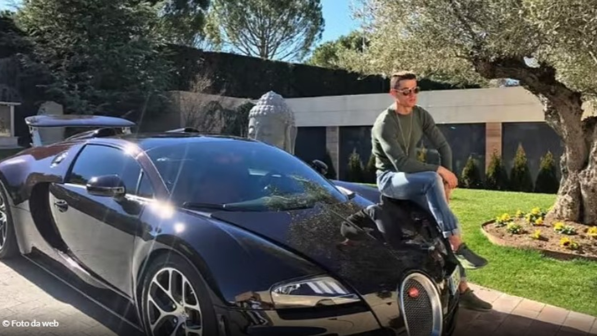 Cristiano Ronaldo  koleksion me mbi 40 makina  por 