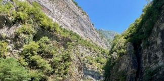 “Daily Mail”: Britanikët zgjedhin Shqipërinë në vend të Spanjës, për pushime