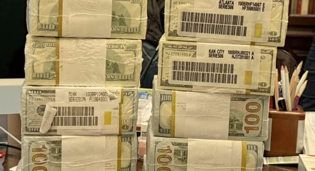 Dy ministra ukrainas japin dorëheqje pas skandalit të korrupsionit