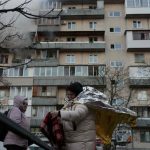 Rusia dhe Ukraina njoftojnë për sulme të fuqishme ajrore