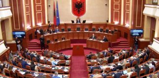 Dy ditë seancë plenare në Kuvend, shqyrtohet në parim projektbuxheti i vitit 2026 dhe paketa fiskale