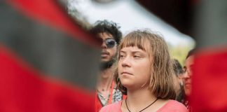 Hodhën bojë jeshile në lumin e Venecias, Greta Thunberg dhe dhjetëra aktivistë të tjerë gjobiten dhe ndalohen të futen në Itali për 48 orë