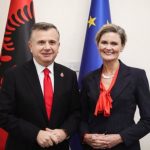 VanHorn takim me kryetarët e grupeve parlamentare shqiptare: Dialogu konstruktiv dhe liria e fjalës, shtylla të institucioneve të forta politike