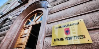 Beteja e gjyqtarëve për pagat/ Shoqata thotë se cenohet pavarësia financiare, Gjykata Kushtetuese pranon kërkesën