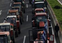 Protesta për subvencionet e BE/ Fermerët grekë përplasen me policinë