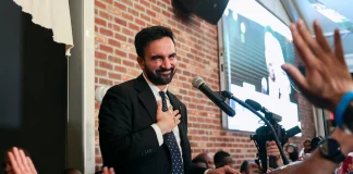 Kush është Zohran Mamdani, myslimani demokrat që po sfidon Trump-in në New York