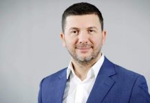 Jep dorëheqjen kreu i PDK-së në Kosovë, Memli Krasniqi