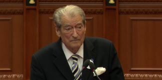 Polemikat për Gonzaton, Berisha reagon nga parlamenti: Nuk kam fyer asnjë ambasador