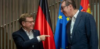 Analiza e DW: Vuçiç teston kufijtë, kërkon boshllëqe në politikën gjermane