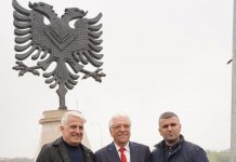 Kukës, inaugurohet monumenti “Shqiponja”, Lazim Destani nderohet me Çelësin e Qytetit