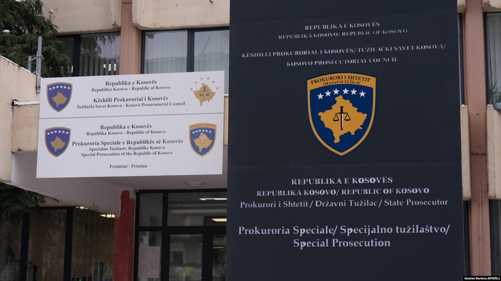 Tentativa për vrasjen e një zyrtari të BE së në Gjakovë  Prokuroria Speciale e Kosovës nis hetimet për ngjarjen