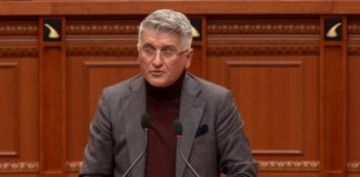 ‘Firmat për Shabanin’ i “hanë kokën” Agron Gjekmarkajt, jep dorëheqjen si nënkryetar i PD-së