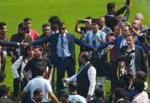 Kaos gjatë vizitës së Lionel Messi-t në Indi, tifozët shkatërrojnë stadiumin