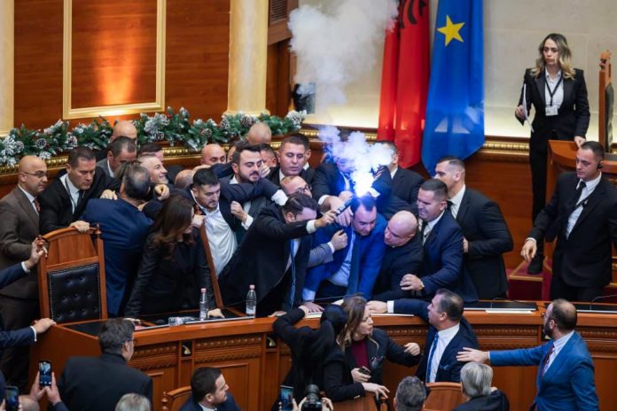 1766060203_WhatsAppImage20251218at11.24.14