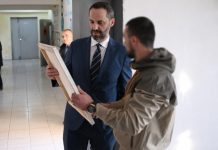 Ministri i Drejtësisë viziton Institutin e të Miturve në Kavajë: Çdo i mitur që ka kryer vepra penale meriton një shans të dytë