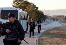 Turqia arreston 115 pjesëtarë të dyshuar të IS-it që “planifikonin sulme për Vitin e Ri”