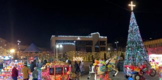 Mirdita në festë! Këndi i festave në Rrëshen tërheq qytetarë dhe vizitorë