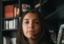 VIDEO/ “Letërsia e mirë rezonon, pa pasur nevojë të jetë ‘globale’”, botuesja Anna Shkreli për ndikimin e epokës digjitale në letërsinë e sotme shqipe