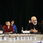 “Gjoba për ministrat që s’japin informacion”, Komisioneri Dervishi: Nuk është zgjidhje. Rama: Sanksionet, janë aty për tu