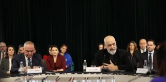 “Gjoba për ministrat që s’japin informacion”, Komisioneri Dervishi: Nuk është zgjidhje. Rama: Sanksionet, janë aty për tu