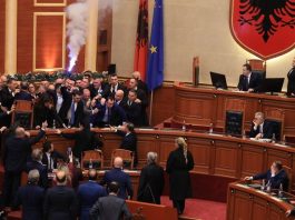 Zjarri në Parlament për të Shuar të Vërtetën: Shërbimi i Fundit i Berishës për Ramën dhe Ballukun
