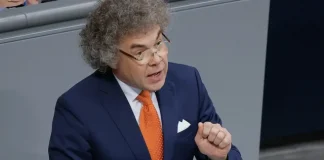 Deputeti gjerman i AfD-së, Matthias Musdorff, nën akuzë për “përshëndetje naziste” në Bundestag