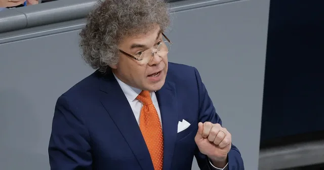 -640-0-d8b4cf0904e34dbcbac244761880f821