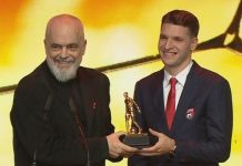 “Lojtari i Vitit” te Kombëtarja zgjidhet Gjimshiti, Rama i jep çmimin dhe nuk i kursen batutat: E fute Lorik Canën te pensionistët