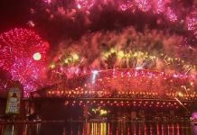 Viti i ri 2026 mbërrin në Australi, spektakël fishekzjarresh në Sidnei