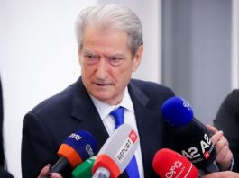 “Do kemi revolta, jo protesta”, Berisha lë të hapur mundësinë për përjashtimin e Salianjit: Bandat janë vija e kuqe