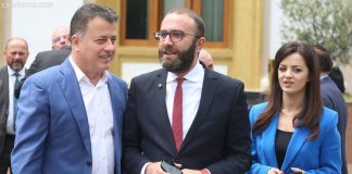 PD në kolaps, gazetari: Kaluam nga partia e Ridvan Bodes e Majlinda Bregut, te na gënjeu Rama për të firmosur