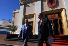 “Mision i pamundur kundër Berishës” – Arjan Ndoja: Si mund t’ia marrin PD-në Berishës?