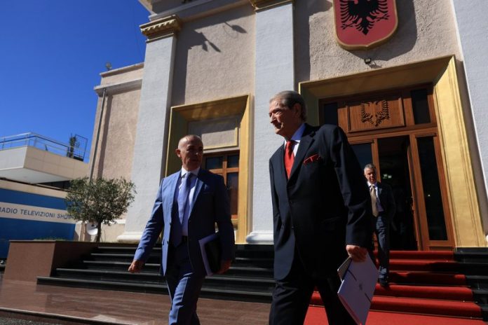 -800-0-1758188686xndoja1-982