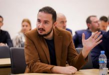 A është Saljanji më i pranueshëm nga militantët e PD se Berisha?