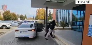 Dhunuan shitësin e tabakinos dhe i vodhën 1 mln lekë, arrestohet një person në Tiranë, 2 të tjerë në kërkim
