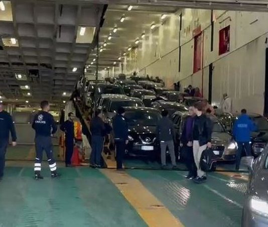 Festat e fundvitit, fluks pasagjerësh në portin e Vlorës