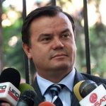 EDITORIAL-Nikollë Lesi: Doktor, kujto vitin 2004-2005!