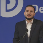 Salianji thumbon Berishën nga Elbasani: “Të gjithë të ngjitur pas karriges, si ajo pas këpucës!”