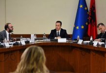 Zbardhen detaje nga diskutimet me dyer të mbyllura, PS: Qëndrimin tonë do ta japim pas Kushtetueses