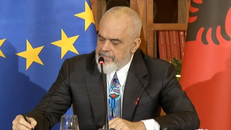 Rama për hapjen e aeroportit në Vlorë  Shpresoj të respektohet kontrata  se fjala nuk u mbajt për këtë vit