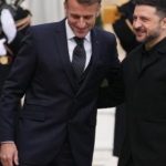 Zelensky paralajmëron negociatorët në Paris, përplasen NATO e Moska