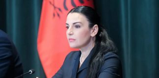 Belinda Balluku rikthehet në zyrë/ Kushtetuesja pezullon vendimin e GJKKO