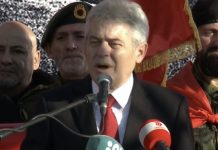 “Mirënjohje Clark e Rubin që dëshmuan pro Thaçit”/ Ali Ahmeti në protestën pro ish-krerëve të UÇK-së: Luftuan për lirinë e popullit!